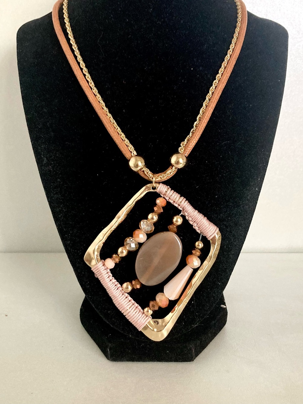 Gold tone beaded Statement Pendant cord chain Necklace elegant Jewelry